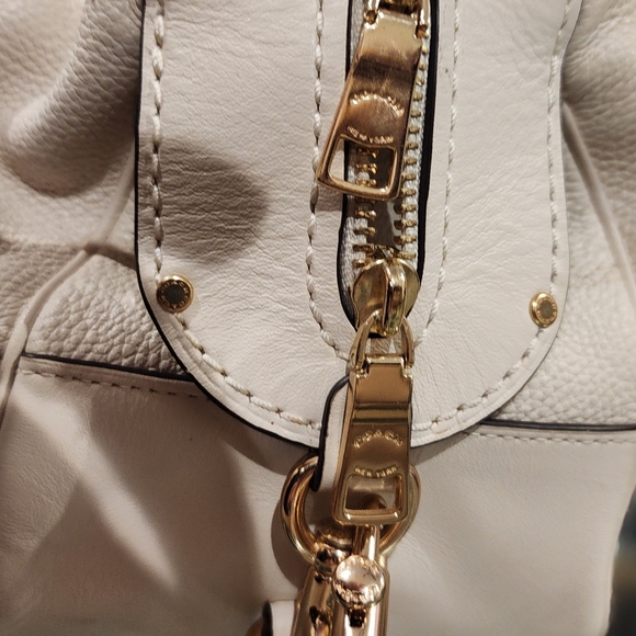 Sold - Picture 6 of 8